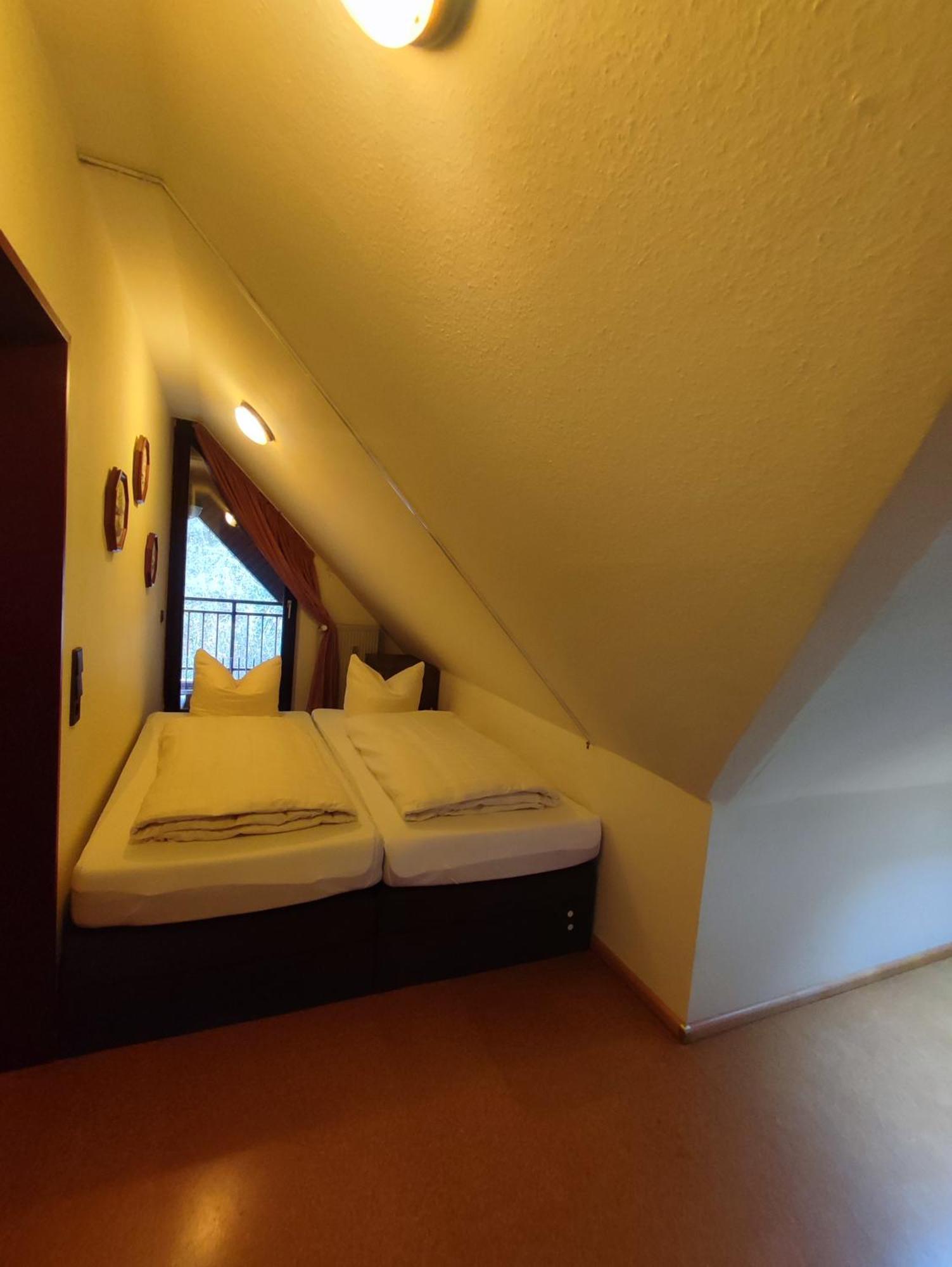 Panorama Oase Ferienwohnung Mit Blick Auf Mosel Und Reichsburg Cochem Esterno foto