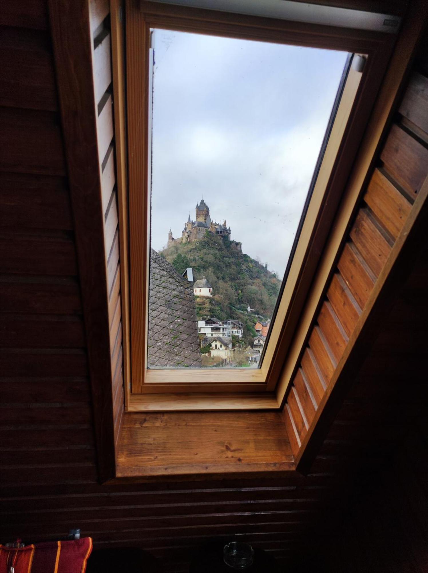 Panorama Oase Ferienwohnung Mit Blick Auf Mosel Und Reichsburg Cochem Esterno foto